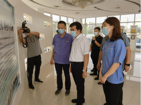 石家庄市常委、正定县委书记王俊红莅临橡一视察指导工作(图1)